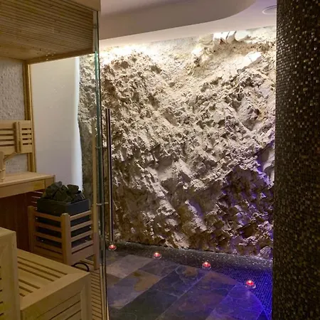 Arenarius & Resort *